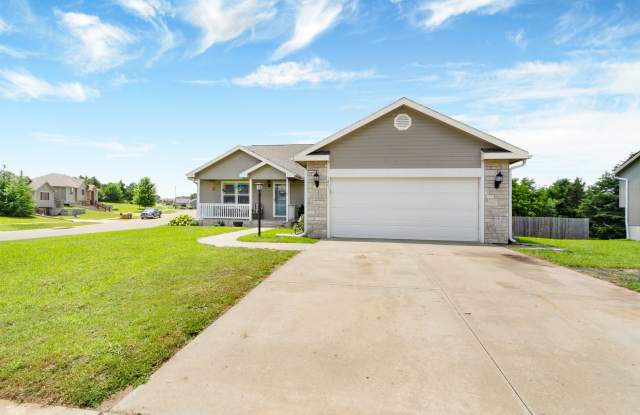 Italian Estates Property Management - 1801 Katie Rose Trail, Junction City, KS 66441