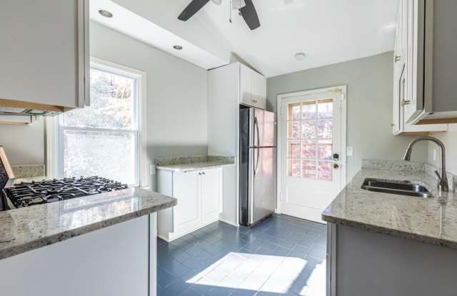 1570 Spring Lane NW photos photos