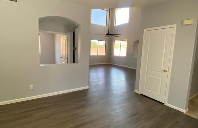 8402 S 48th Lane Gallery 4
