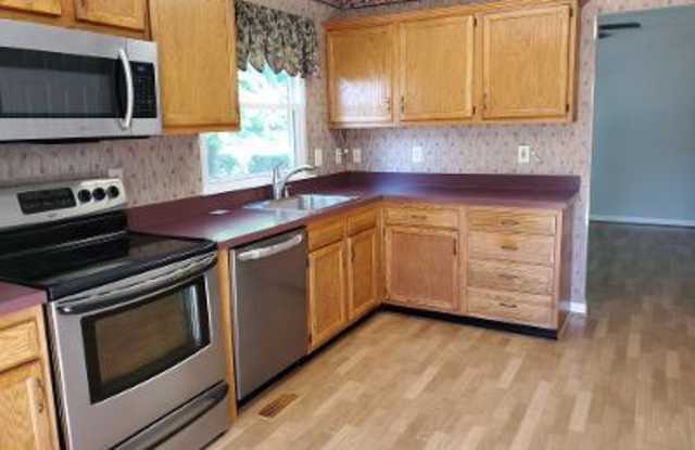 7936 HOLLY ROAD Gallery 3