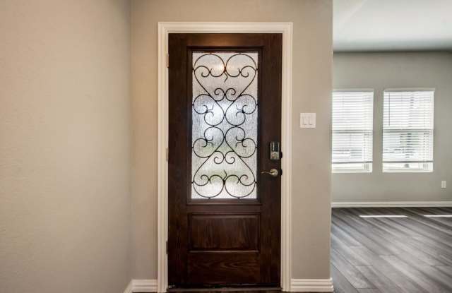 605 Cedar Springs Drive Gallery 3