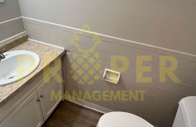 2 bedrooms 1.5 bathroom condominium for rent in Dayton Gallery 4