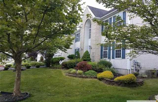 23 Kelly Way - 23 Kelly Way, Middlesex County, NJ 08852