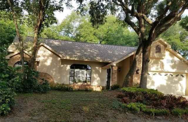 353 MAYFAIR CIRCLE E - 353 Mayfair Circle East, Palm Harbor, FL 34683