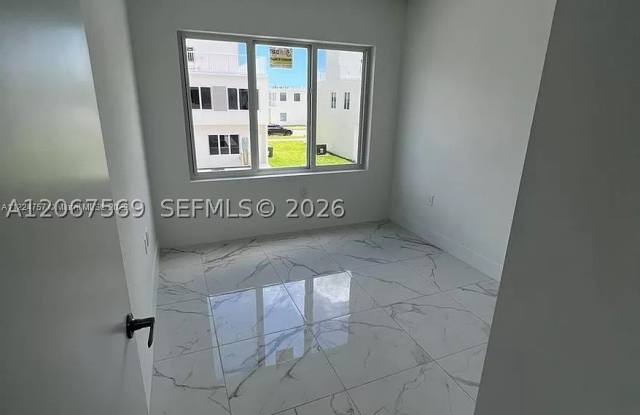 25859 SW 144th Ct Gallery 4