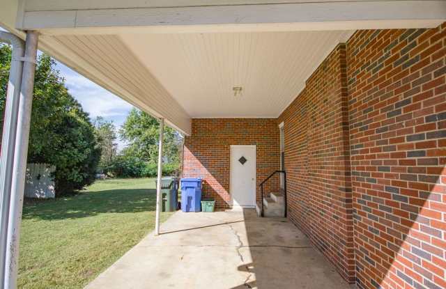 Great Location in Athens City! Move In Ready! Gallery 3