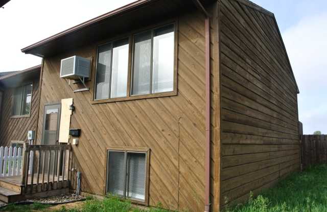 House- NW - 1711 16th Street Northwest, Minot, ND 58703