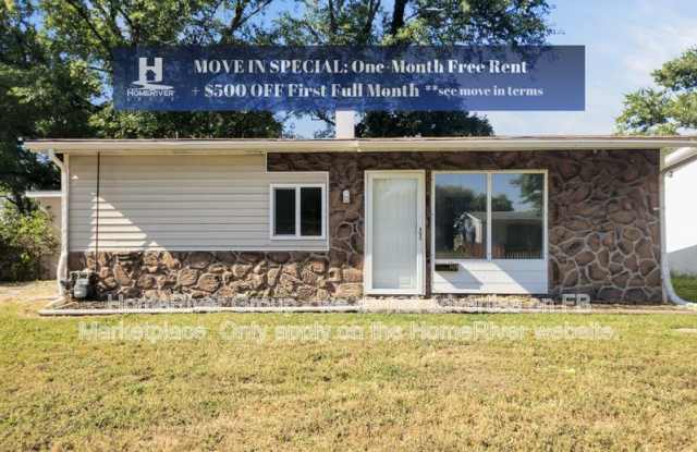 28 School St - 28 School Street, Cahokia, IL 62206