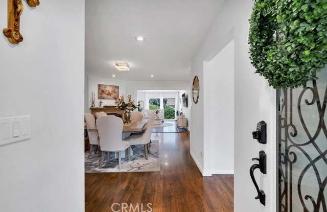 6954 Woodlake Avenue Gallery 2