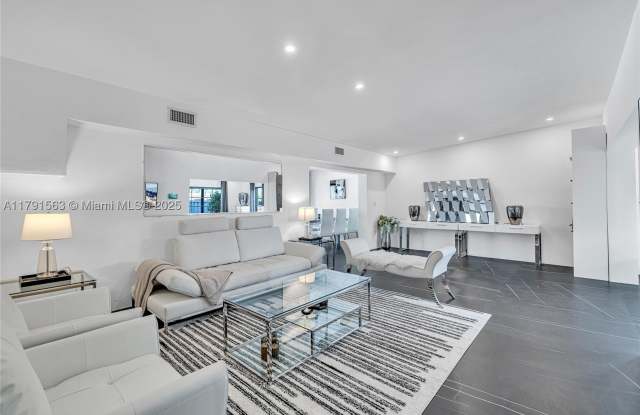 560 NW 116th Ter photos photos 560 NW 116th Ter photos photos