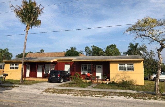 2105 N 20th Avenue - 2105 N 20th Ave, Hollywood, FL 33020