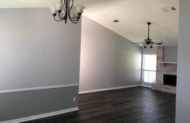 3016 Canterbury Lane Gallery 4