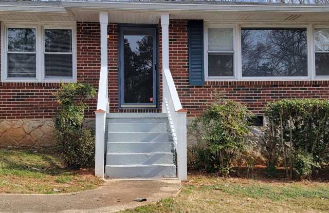 Updated Kitchen Pet Friendly-Brick Ranch  - SS Appliances- Emory, North Druid Bills and Briarcliff Gallery 3