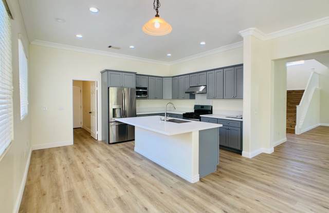 Spacious 6-Bedroom Cape Cod Home in Etiwanda — 7841 Amarone Place, Rancho Cucamonga Gallery 4