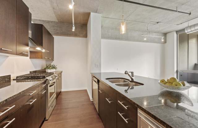 240 East Illinois Street Gallery 3