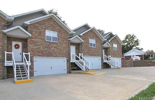 723 SYCAMORE Street - 723 Sycamore Street, Highland, IL 62249