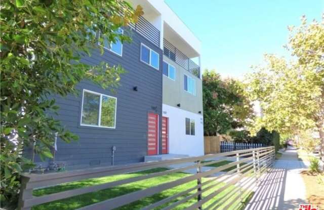 1113 Carmona Ave photos photos