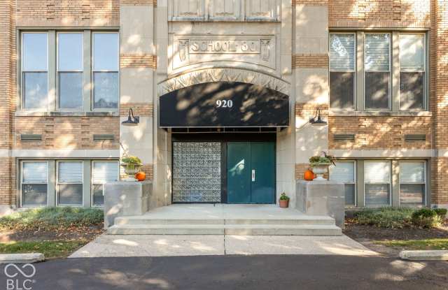 920 E 62nd Street Gallery 1