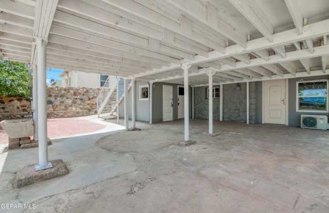 2626 Grant Avenue Gallery 4