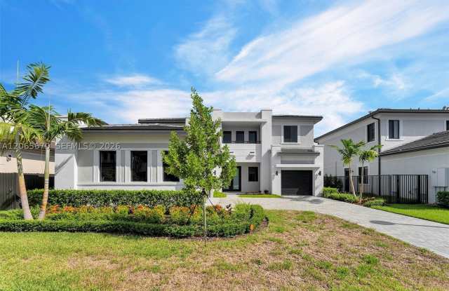 8283 SW 120th Ter Gallery 2