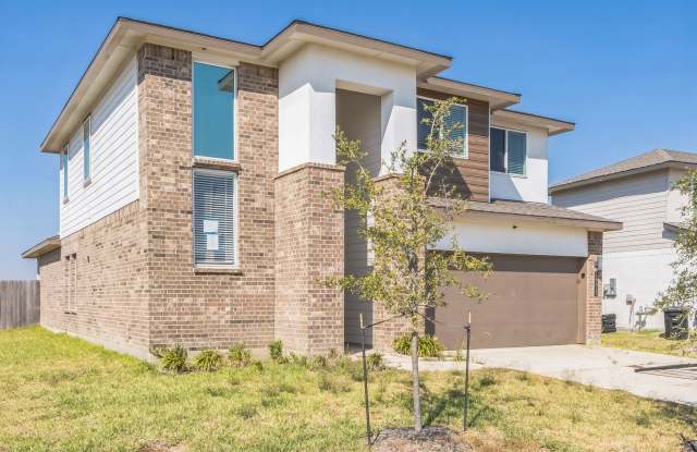 Like-New 4-Bedroom Home in Barbers Hill ISD – No Rear Neighbors! Gallery 3