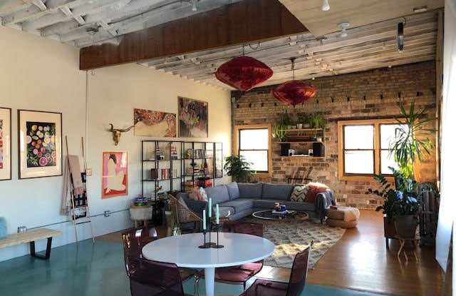 2753 Hennepin Ave Gallery 4