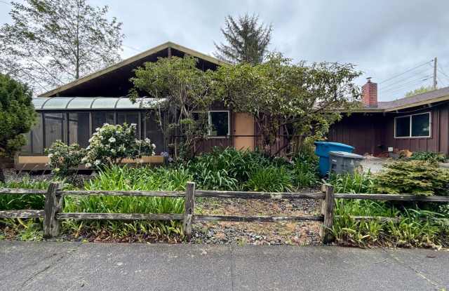 3125 P ST photos photos