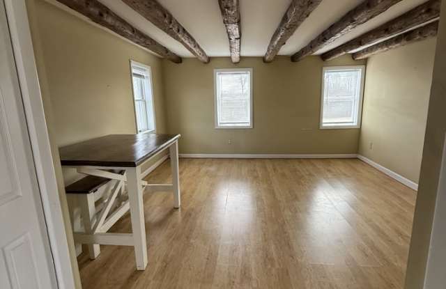 4060 Ridge Road Gallery 4