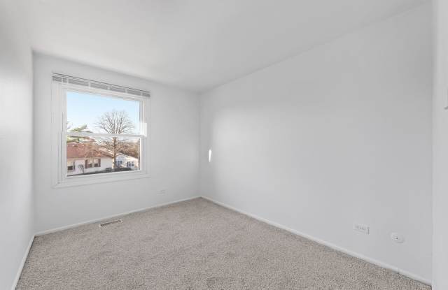 Townhouse in Hoffman Estates Gallery 4