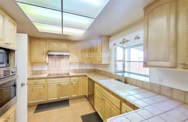 425 Bally Way - 425 Bally Way, Pacifica, CA 94044