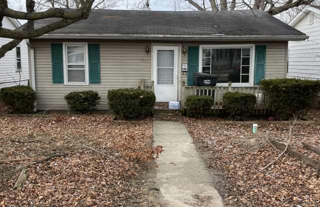 4025 Brown Street photos photos