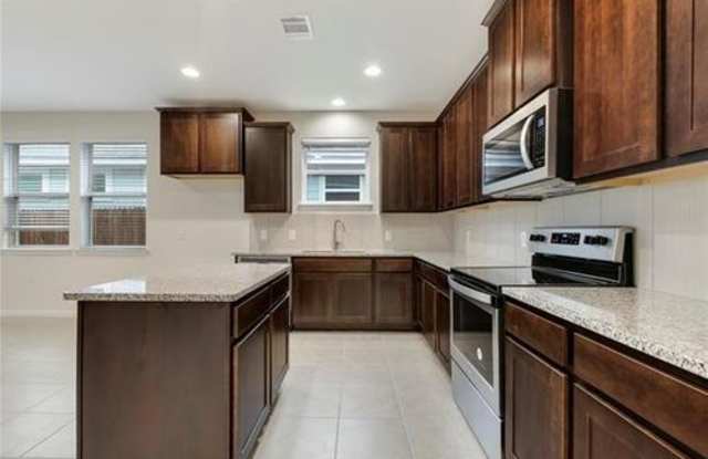 320 La Escalera Drive Gallery 2