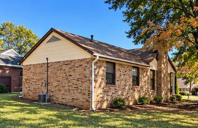 Charming ranch home Gallery 3