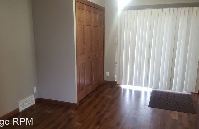 2735 E Washburn Road Gallery 4
