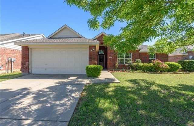2600 Clubhouse Drive - 2600 Clubhouse Drive, Denton, TX 76210