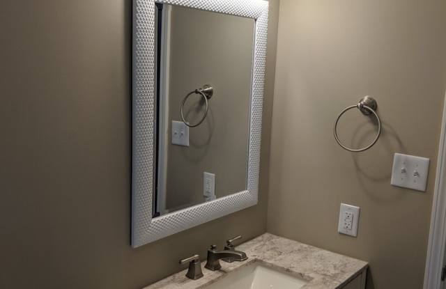 Frost Courtyard Apartments - photos photos