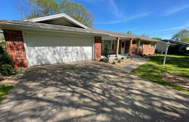 NEWLY RENOVATED - 3bdr 2 bath - 2726 South Edgewater Drive, Springfield, MO 65804 NEWLY RENOVATED - 3bdr 2 bath - 2726 South Edgewater Drive, Springfield, MO 65804