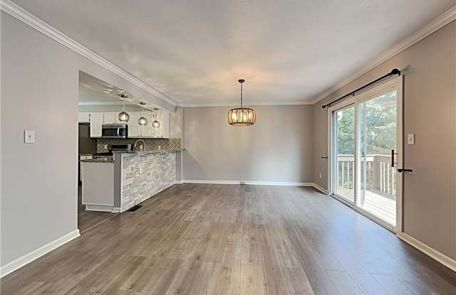 221 Whitetail Ridge Gallery 2