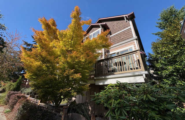 Ballard/Greenwood Townhouse Gallery 3