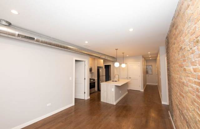 858-2A West Barry Ave. Gallery 2