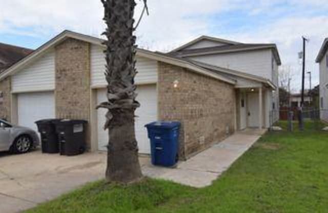11703 CAPOTILLO ST 2 - 11703 Capotillo, San Antonio, TX 78233