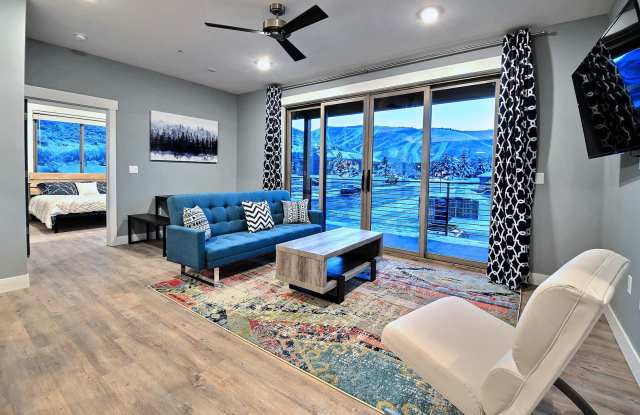 Top Floor Two Bedroom Condo in Prospector! Gallery 3