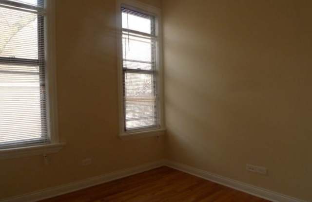 3656 N Marshfield Ave # 3656-Ch2 Gallery 4