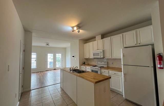 Newly Renovated Temple Student Housing - 2024 North 17th Street, Philadelphia, PA 19121