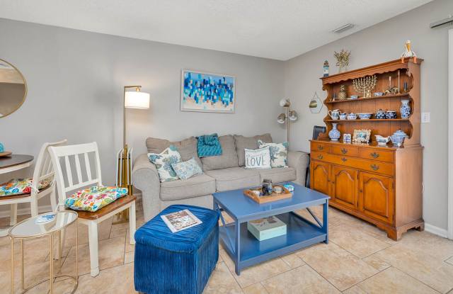 132 S Island Square Dr Gallery 2