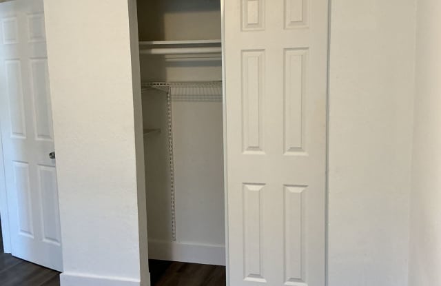 Lisa Gallery 1