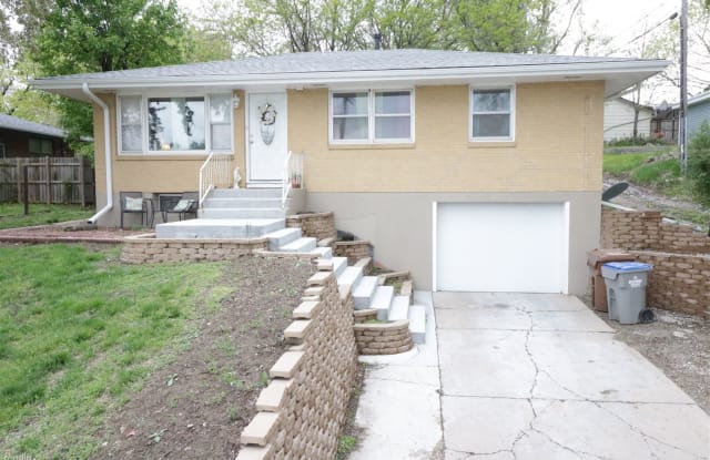 3211 N 14th St - 3211 North 14th Street, Lincoln, NE 68521