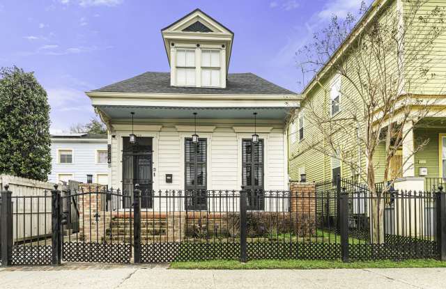 2324 Ursulines Avenue photos photos