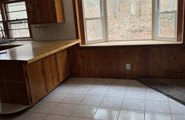 85 Mountain Road Gallery 4
