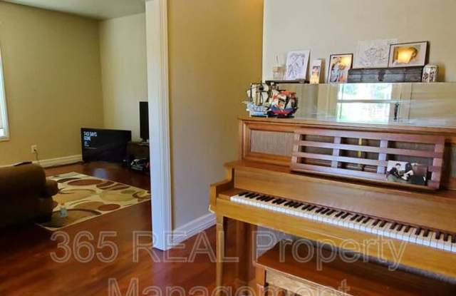 1431 11 Street, Unit A photos photos